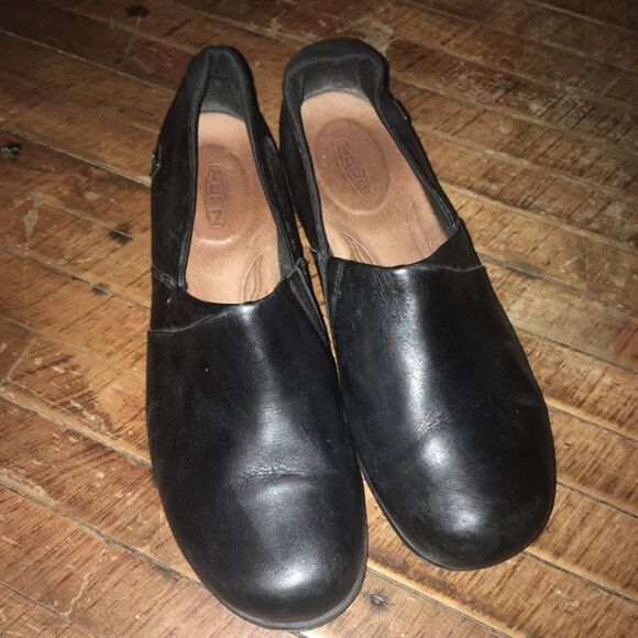 Keens black slip on professional nursing size 8.5 clogs - Picture 1 of 6